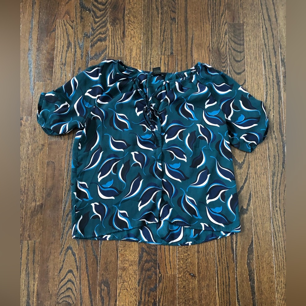 Ann Taylor Women’s S Deep Green Floral Short-Sleeved Button-Down V-Neck Blouse